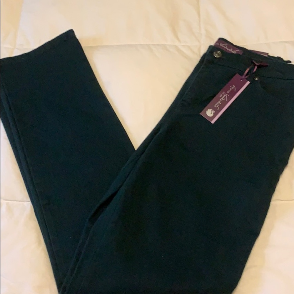 New Gloria Vanderbilt Amanda green jeans size 2